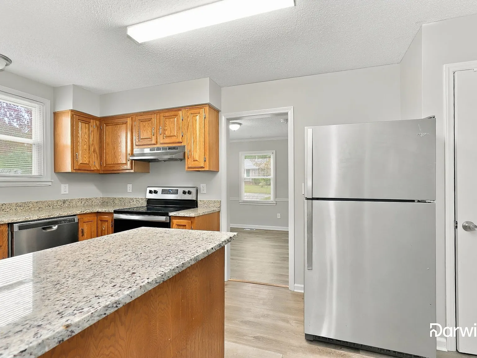 3 bed, 2.0 bath, 1396 sqft, $1,695 — Photo 4