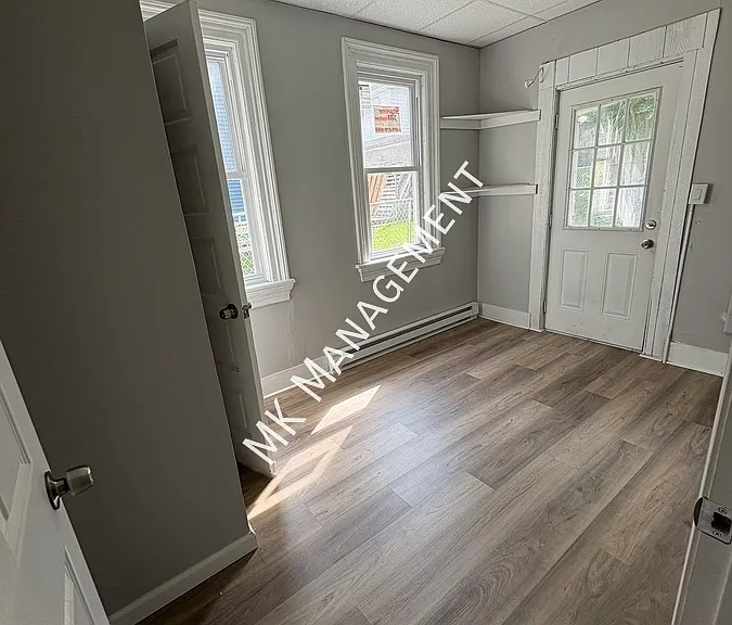 313 Cedar Ave #1 — Photo 5