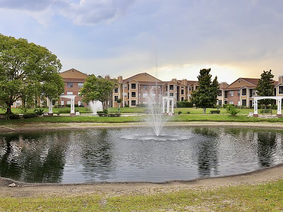 2nd image of 5601 Rosebriar Way APT S305