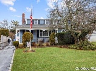 2343 Birch St, Merrick, NY 11566