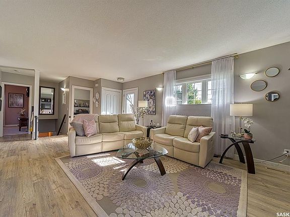 4th image of 203 Hochelaga St W