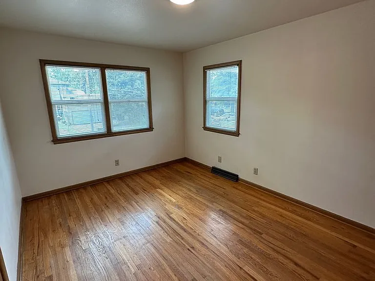 1011 Kellogg Ave — Photo 11