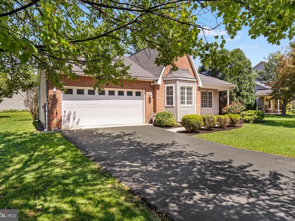 114 Gemstone Dr, Martinsburg, WV 25401