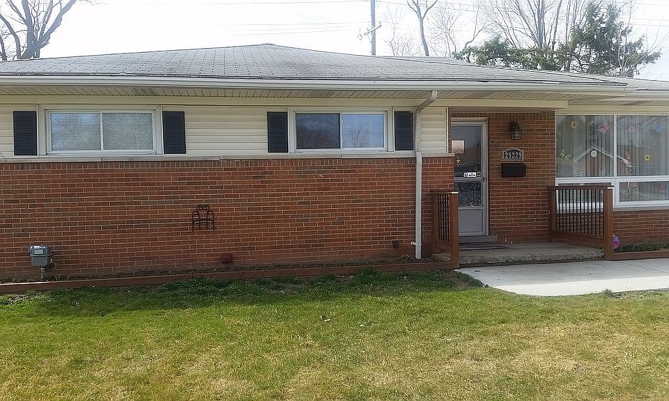 1st image of 29229 Everett St