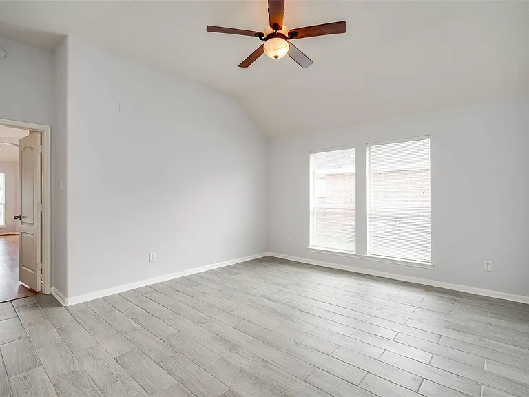 9323 Hillhaven Ct — Photo 30