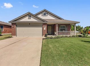 200 Lucky Clover Ln, Hutto, TX 78634