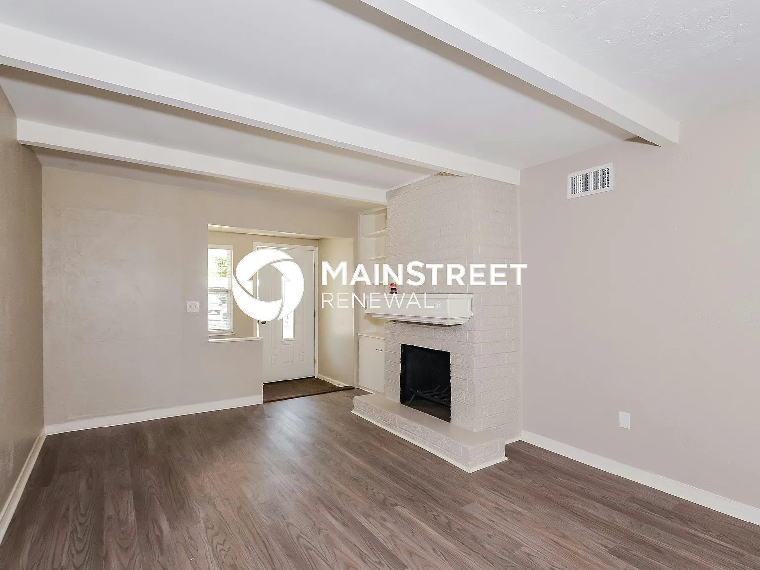 2839 Hope St — Photo 2