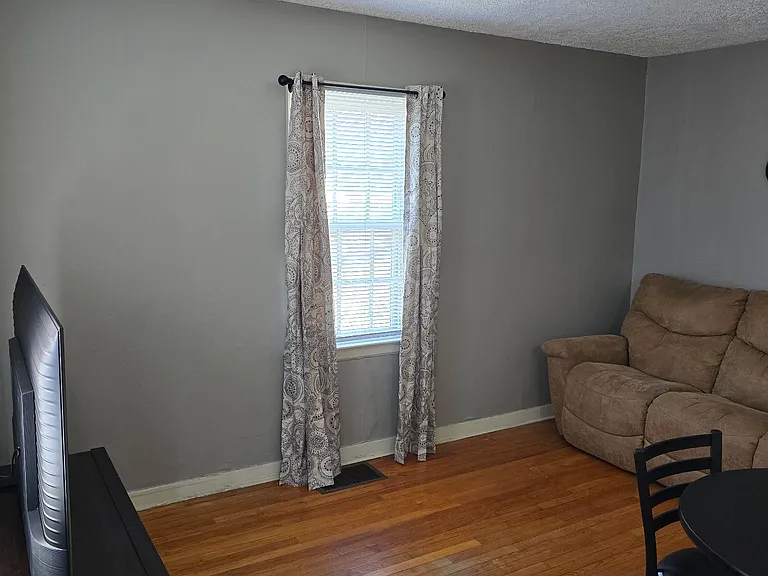 309 S Van Doren St #2 — Photo 5