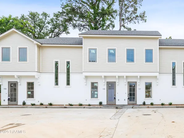203 Oaks Archway Rd, Lafayette, LA 70508