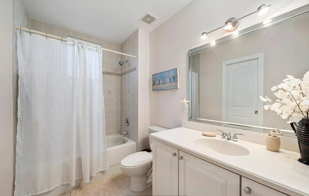 3 bed, 1818 sqft, $3,000 — Photo 1