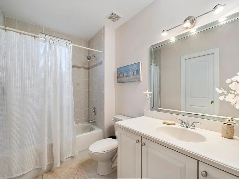 3686 NE Renar Ave N #3686 — Photo 5