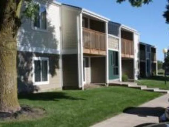 North Prairie Rochelle Apartments