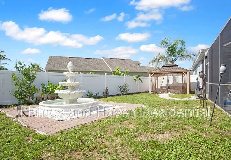 403 Corvina Dr — Photo 13