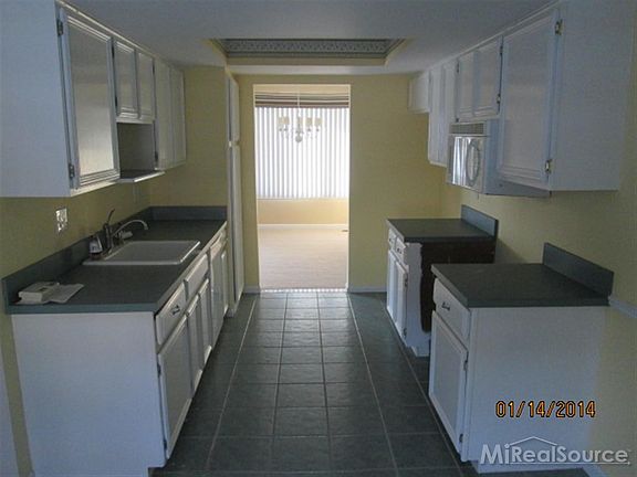 3rd image of 37326 Charter Oaks Blvd