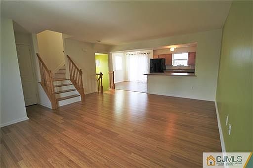 2nd image of 29 Keenan St