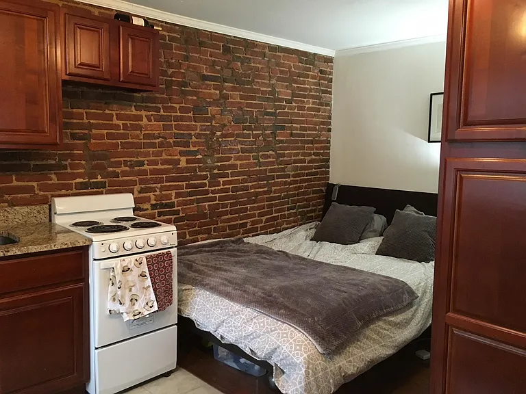 1751 E Pratt St — Photo 2