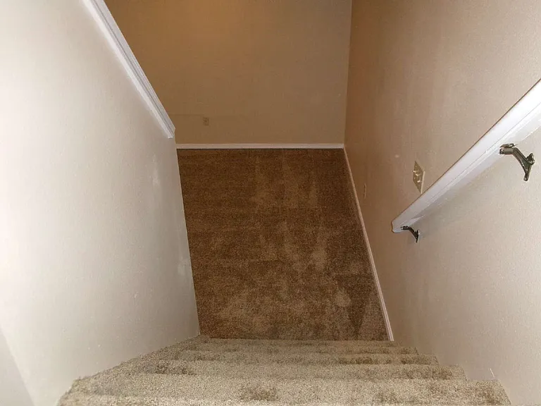 2429 E Monument St — Photo 19