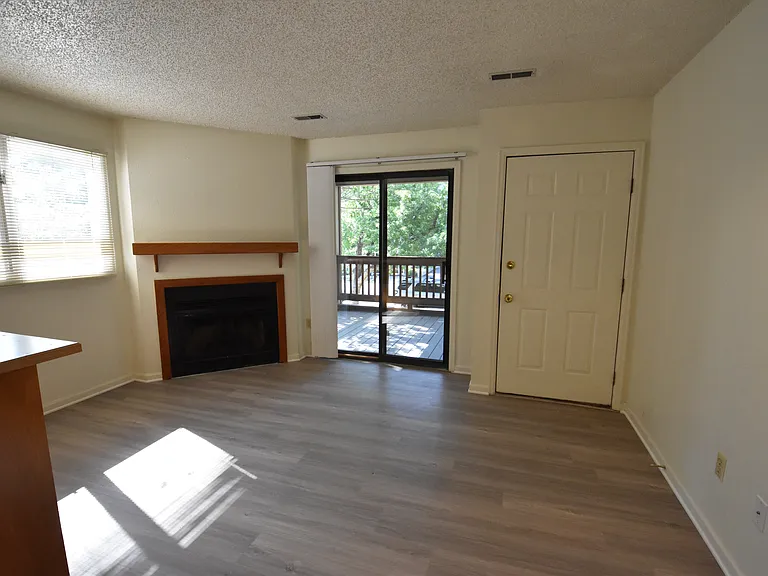 1921 Walnut St #102 — Photo 9