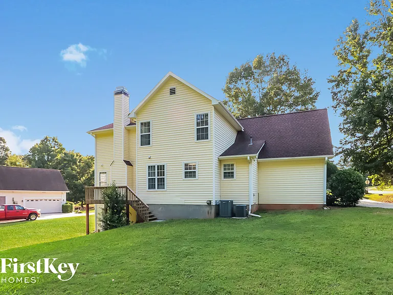 168 Crossing Dr — Photo 14