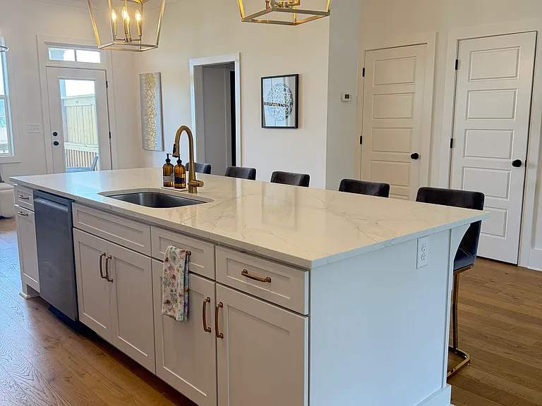2212 Winthrop Way — Photo 6