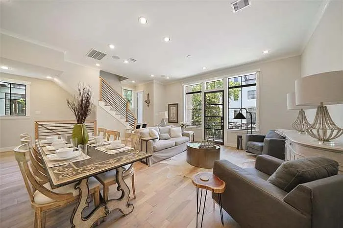 414 Hyde Park Blvd — Photo 9