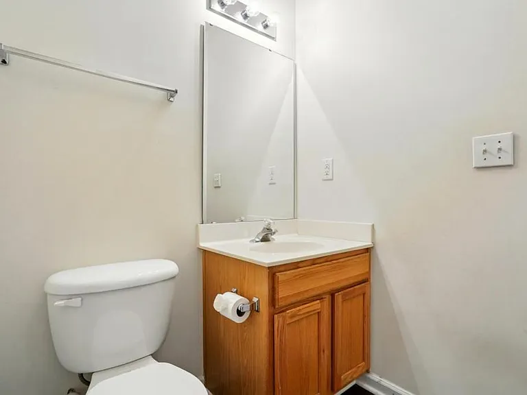 7420 Abigail Glen Dr — Photo 6