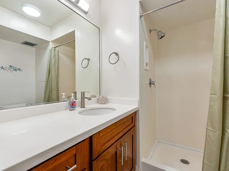 521 Hahaione St #2/2L — Photo 12