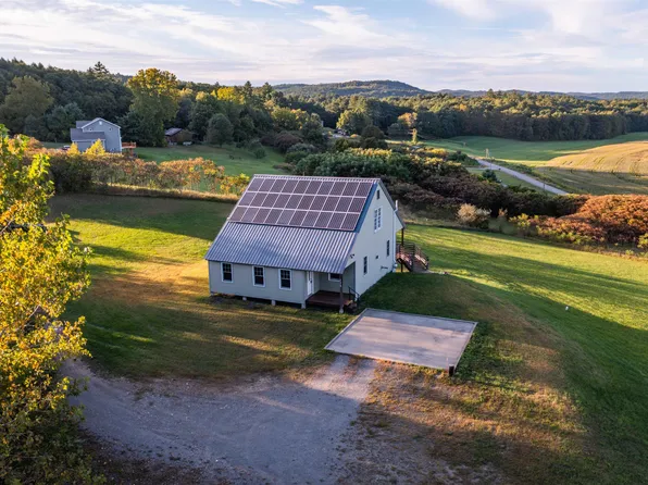 135 Winterbell Drive, Dummerston, VT 05301