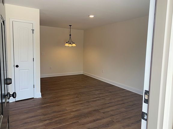 3rd image of 1395 Golf Dr