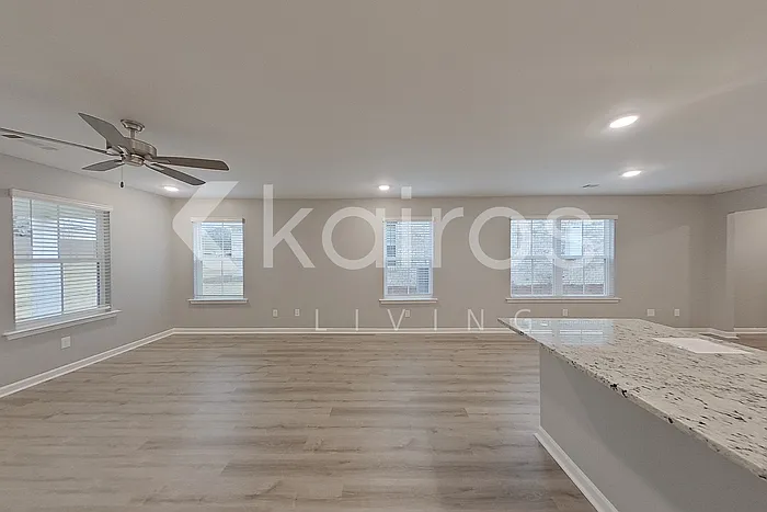 102 Denise Dr — Photo 3