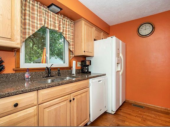 2nd image of 1007 W 38th St