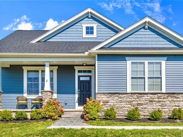 75 Thompson Ln, Canandaigua, NY 14424