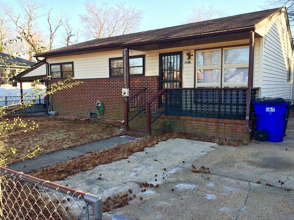 1st image of 211 Woodview Ave