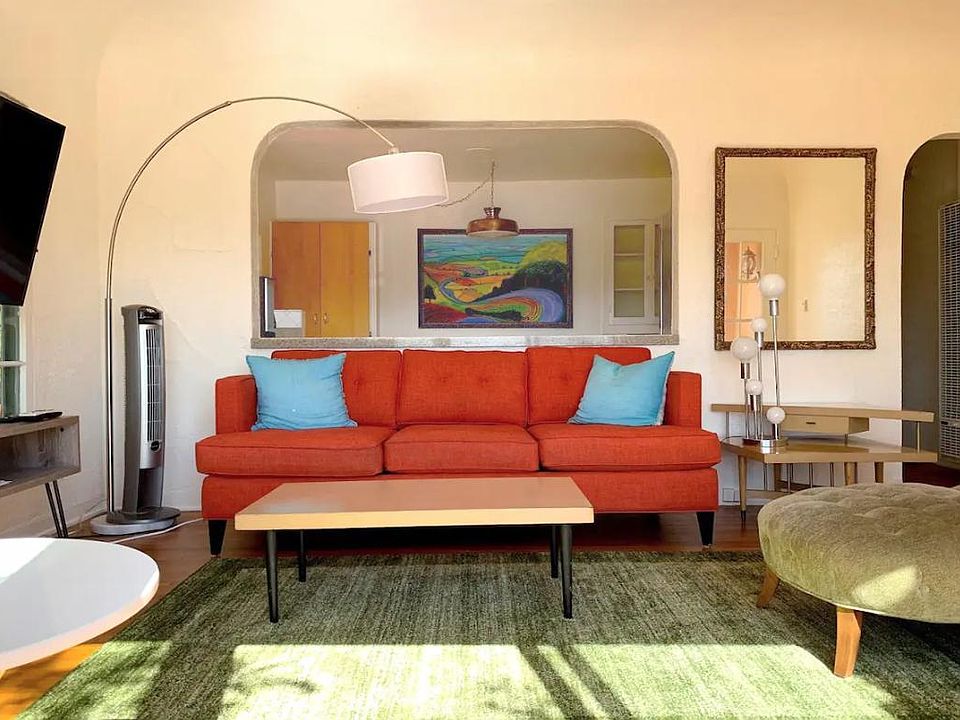 1st image of 2324 Teviot St #1/2