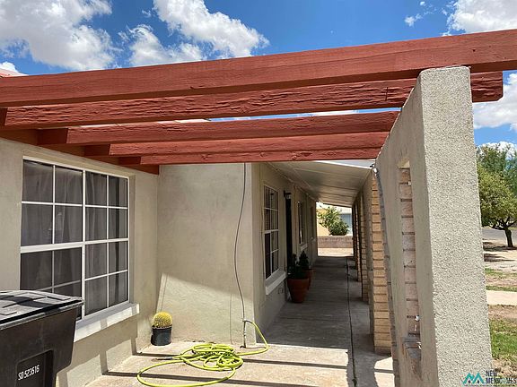 3rd image of 404 S Yucca Dr