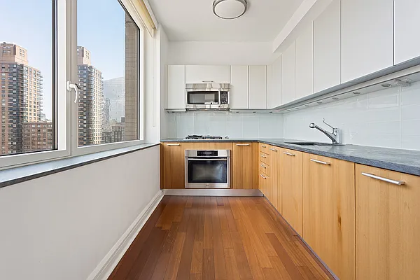 Sold by BLU Real Estate | media 10