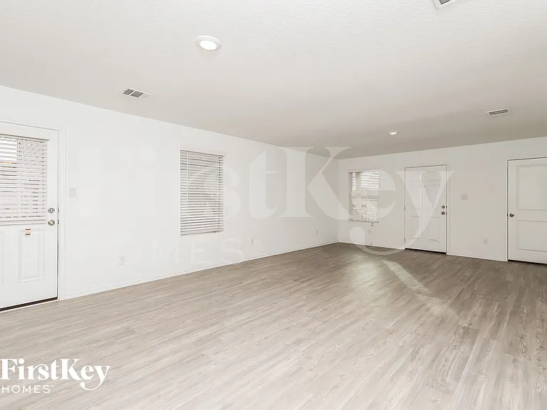 5335 Devils Rdg — Photo 3