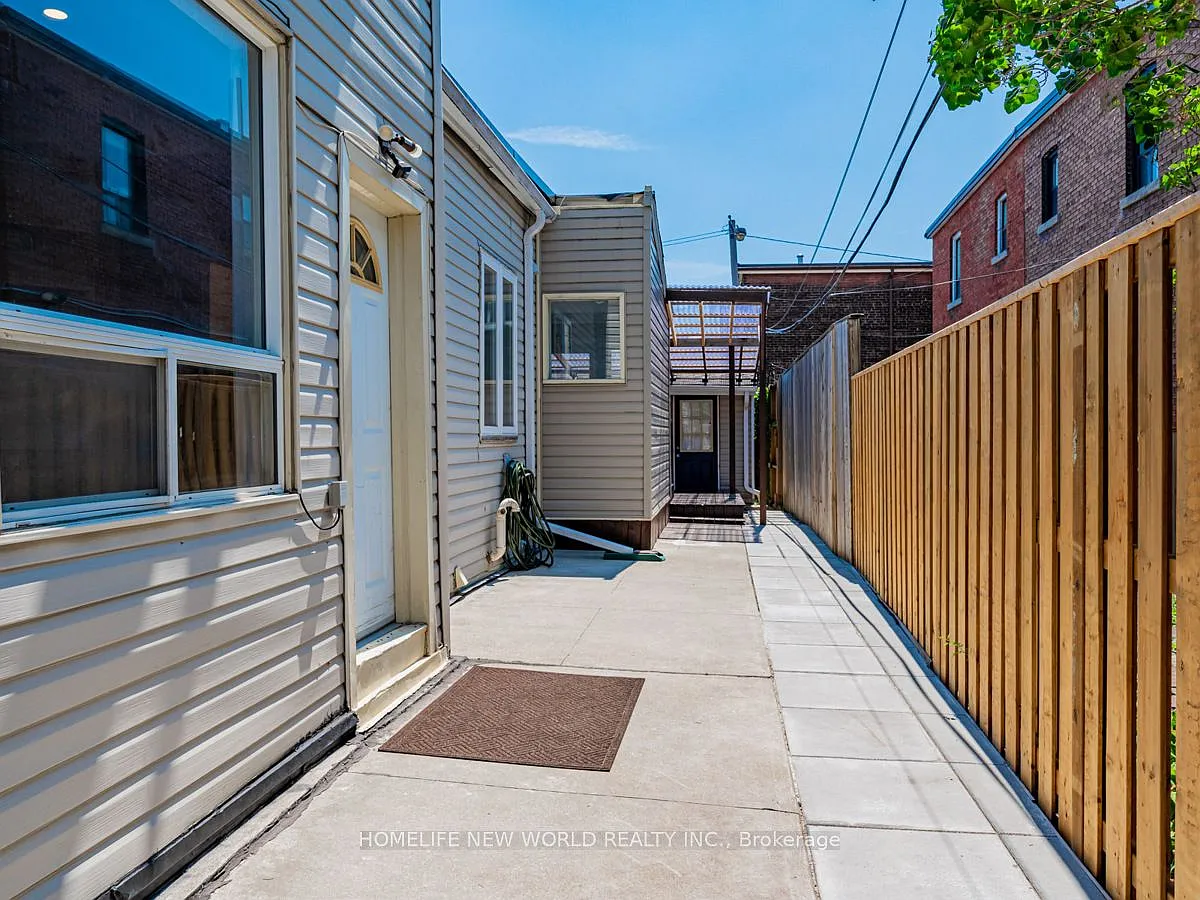 Building Photo - 133 Shanly St #LOWER