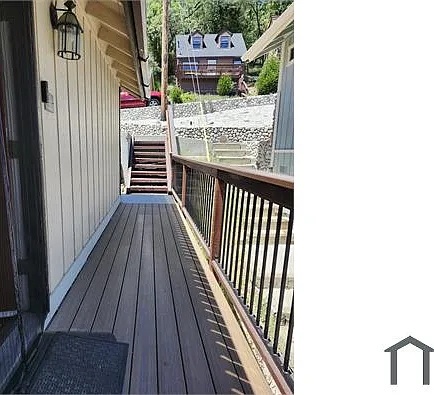 1235 Lovers Ln #A — Photo 1