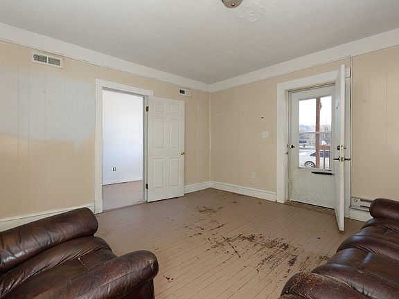 5th image of 317 W 12th St