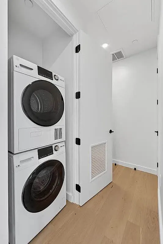 1221 Fulton Street — Photo 4
