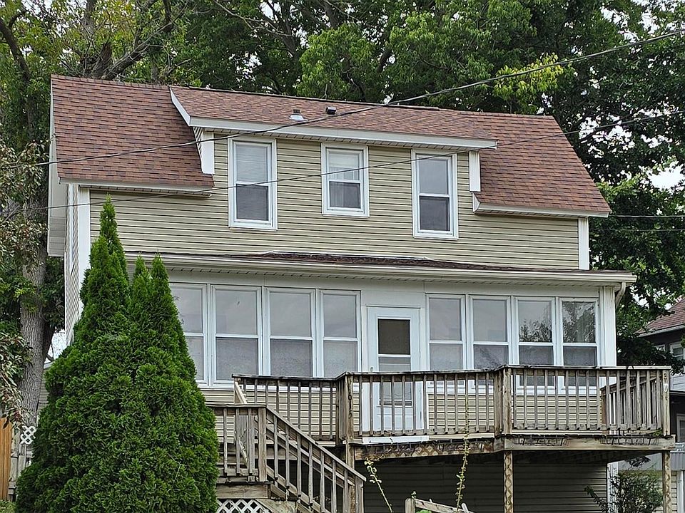 1st image of 615 Albert Lea St