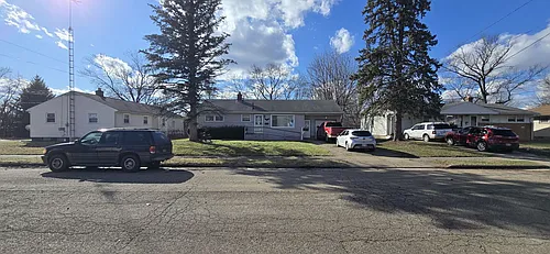 2909 Avalon Ave NE Photo 1