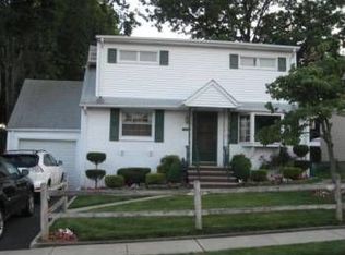 13-08 Eastern Dr, Fair Lawn, NJ 07410