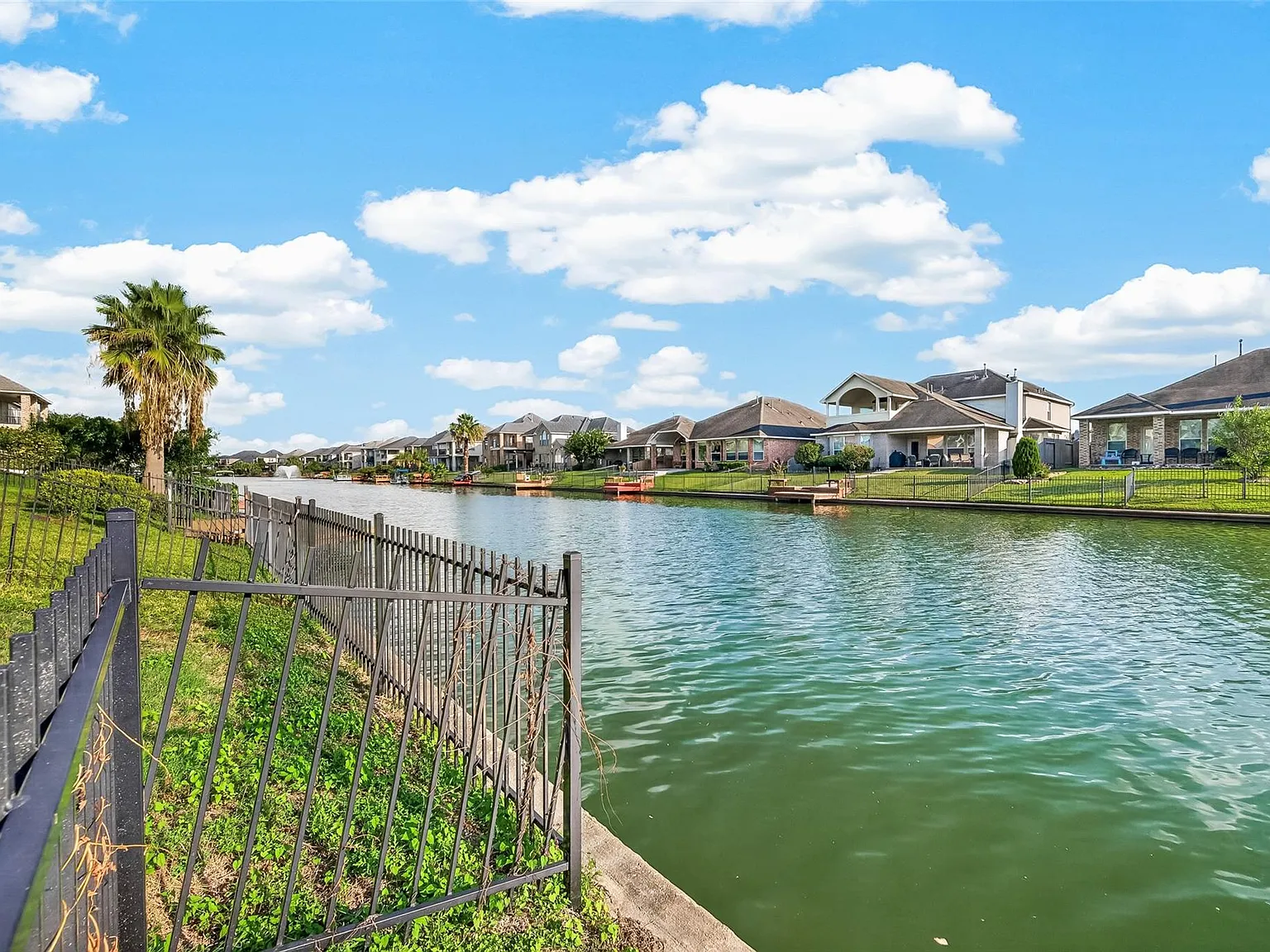 4 bed, 3.5 bath, 3496 sqft, $3,800 — Photo 4