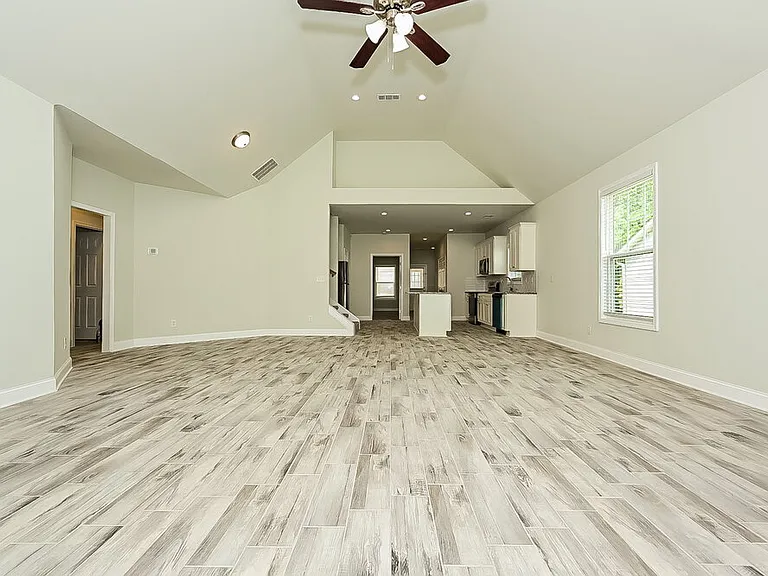 127 Hunts Mill Cir — Photo 5