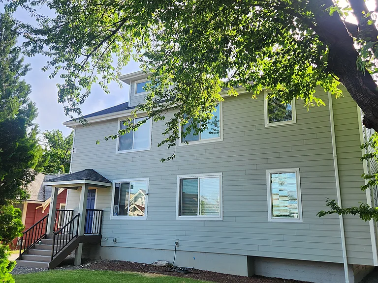 516 Wells Ave S #B — Photo 12