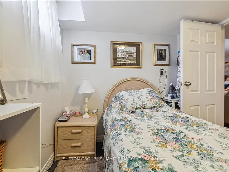 9 Grenadier Dr #LOWER — Photo 13