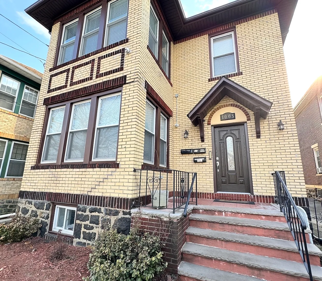 2 bed, 1000 sqft, $1,850 — Photo 1