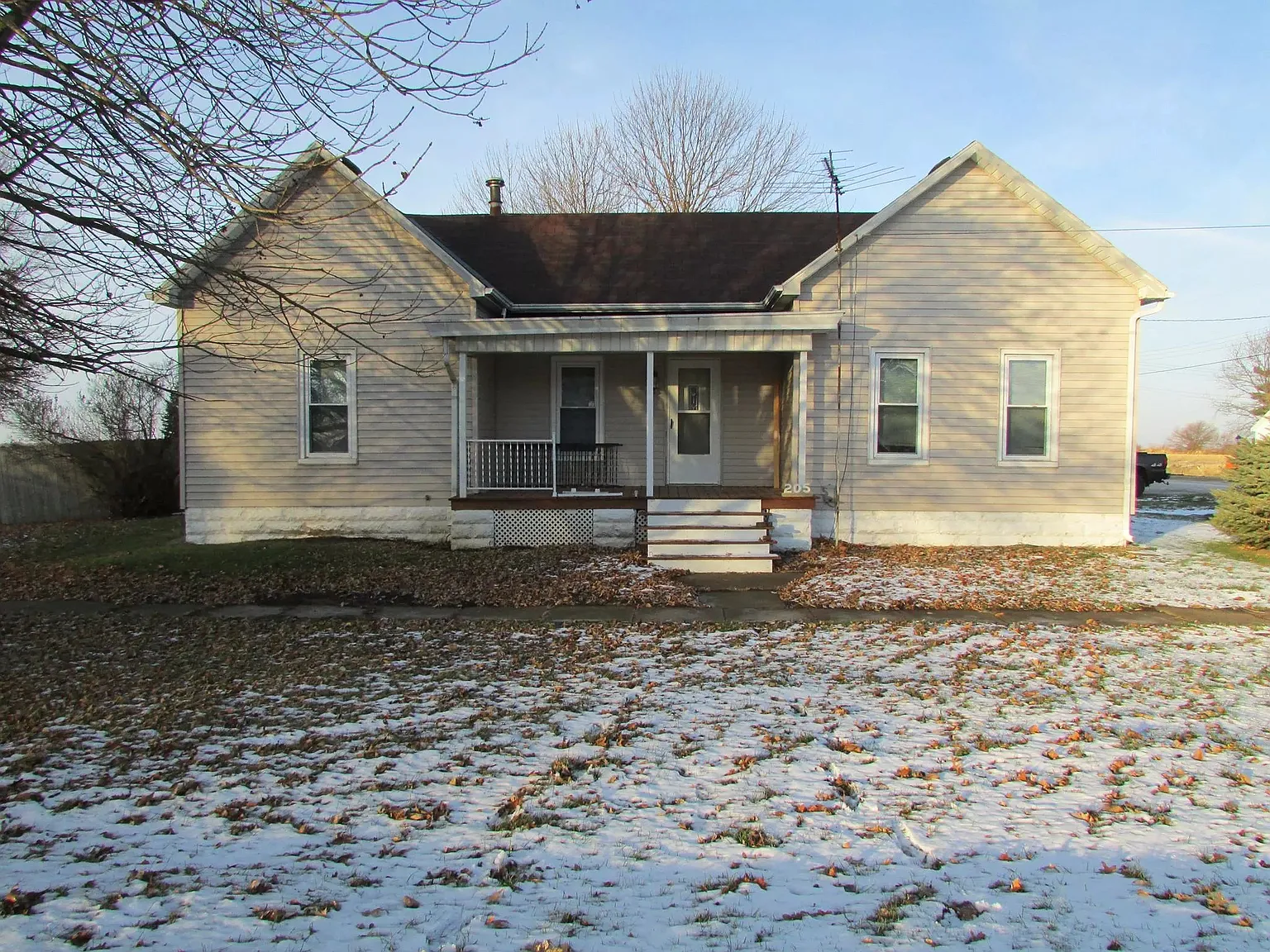 205 S Isbell St photo 1